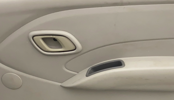 2016 Datsun Redi Go S, Petrol, Manual, 34,007 km, Driver Side Door Panels Control