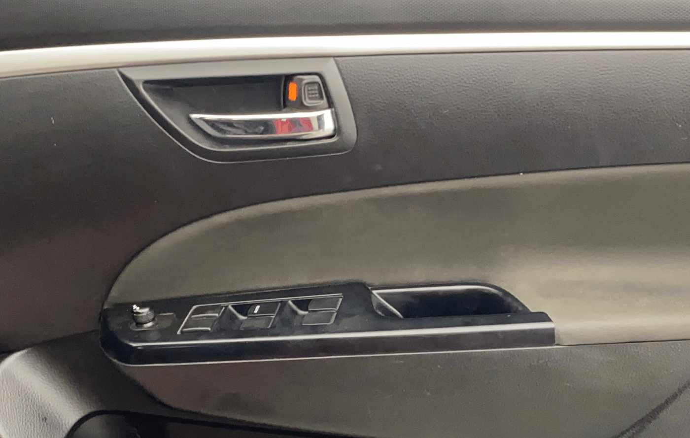 2012 Maruti Swift VXI, Petrol, Manual, 67,012 km, Driver Side Door Panels Control