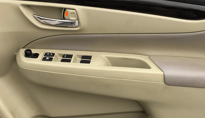2017 Maruti Ciaz ZETA 1.4  MT PETROL, Petrol, Manual, 1,16,619 km, Driver Side Door Panels Control