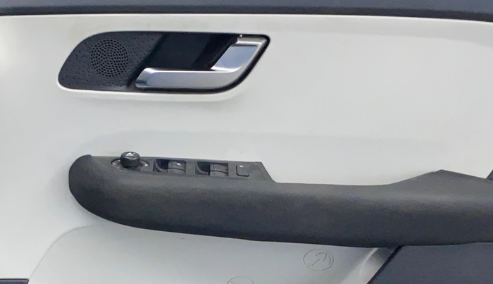2021 Tata ALTROZ XZ PLUS I-TURBO PETROL, Petrol, Manual, 63,515 km, Driver Side Door Panels Control