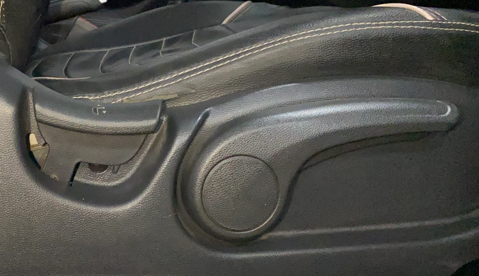 2016 Hyundai Elite i20 SPORTZ 1.2, Petrol, Manual, 55,094 km, Driver Side Adjustment Panel