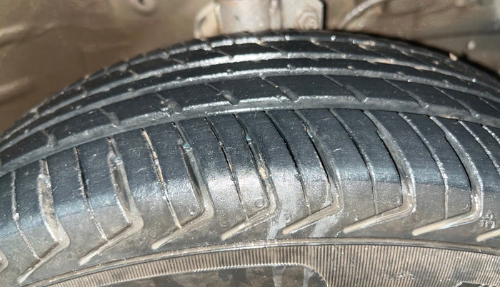 2021 Maruti New Wagon-R LXI CNG 1.0, CNG, Manual, 48,471 km, Right Front Tyre Tread