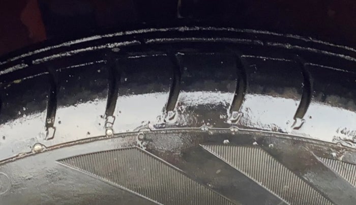 2012 Hyundai i10 MAGNA 1.2, Petrol, Manual, 29,485 km, Right Front Tyre Tread