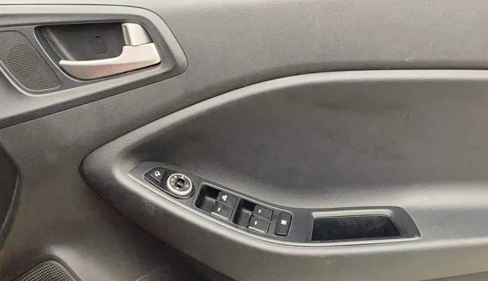 2015 Hyundai i20 Active 1.2 S, Petrol, Manual, 60,363 km, Driver Side Door Panels Control