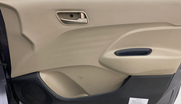 2019 Hyundai NEW SANTRO SPORTZ CNG, CNG, Manual, 61,502 km, Driver Side Door Panels Control
