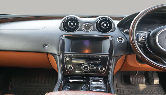 2014 Jaguar XJ L 3.0 V 6 PORTFOLIO, Diesel, Automatic, 73,206 km, Air Conditioner
