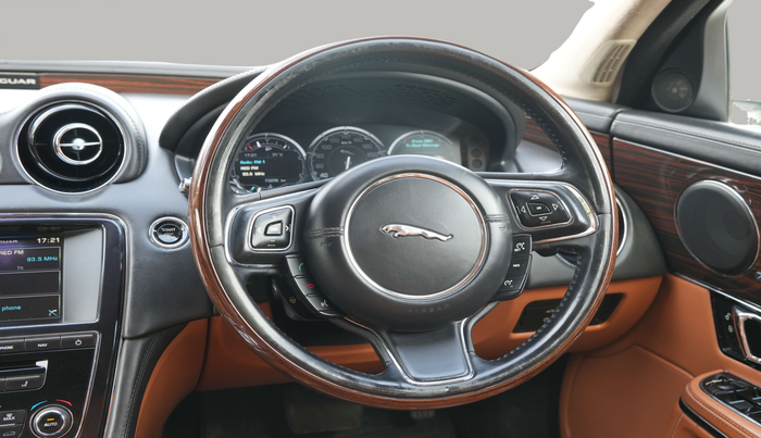 2014 Jaguar XJ L 3.0 V 6 PORTFOLIO, Diesel, Automatic, 73,206 km, Steering Wheel Close Up