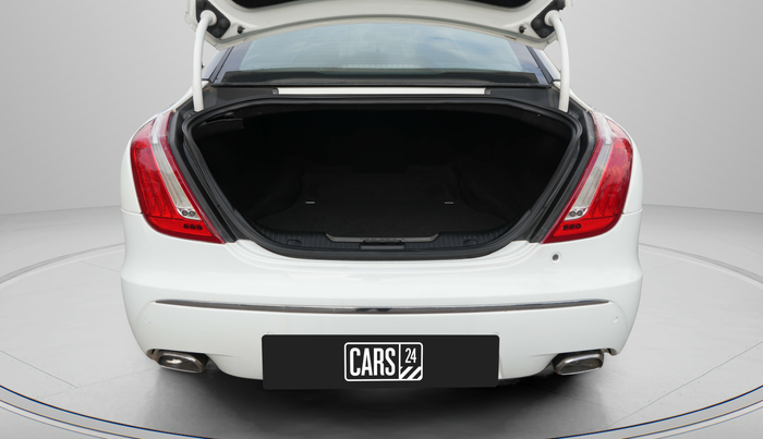 2014 Jaguar XJ L 3.0 V 6 PORTFOLIO, Diesel, Automatic, 73,206 km, Boot Inside