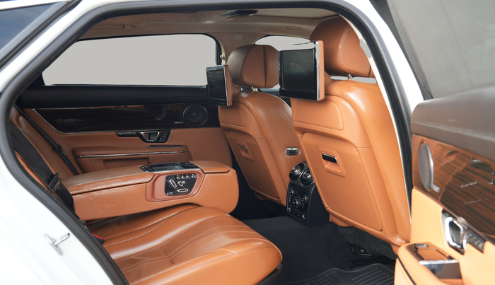 2014 Jaguar XJ L 3.0 V 6 PORTFOLIO, Diesel, Automatic, 73,206 km, Right Side Rear Door Cabin