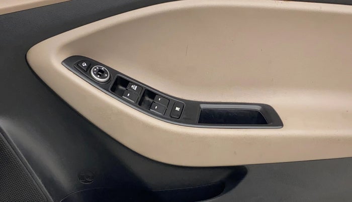 2020 Hyundai Elite i20 SPORTZ PLUS 1.2, Petrol, Manual, 76,961 km, Driver Side Door Panels Control