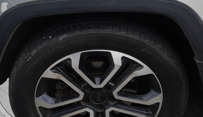 2021 Jeep Compass LIMITED (O) 1.4 PETROL AT, Petrol, Automatic, 32,364 km, Right Front Tyre Tread