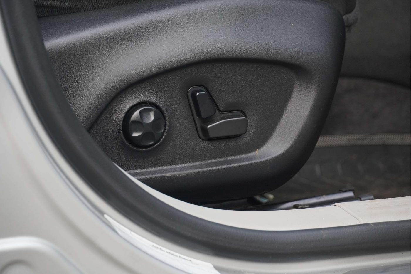 2021 Jeep Compass LIMITED (O) 1.4 PETROL DCT, Petrol, Automatic, 32,364 km, Driver Side Adjustment Panel