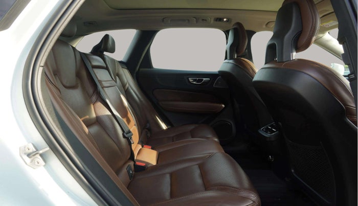 2018 Volvo XC 60 D5 INSCRIPTION, Diesel, Automatic, 71,478 km, Right Side Rear Door Cabin