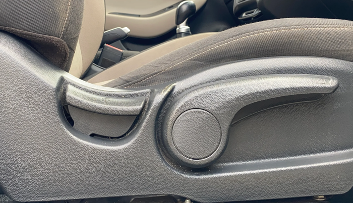 2018 Hyundai Elite i20 ASTA 1.2 (O), Petrol, Manual, 55,809 km, Driver Side Adjustment Panel