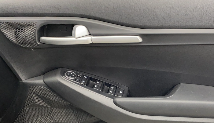 2022 KIA SELTOS HTK PLUS 1.5, Petrol, Manual, 31,070 km, Driver Side Door Panels Control