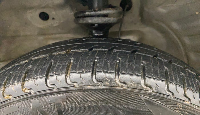 2016 Maruti Wagon R 1.0 VXI AMT, Petrol, Automatic, 61,534 km, Left Front Tyre Tread
