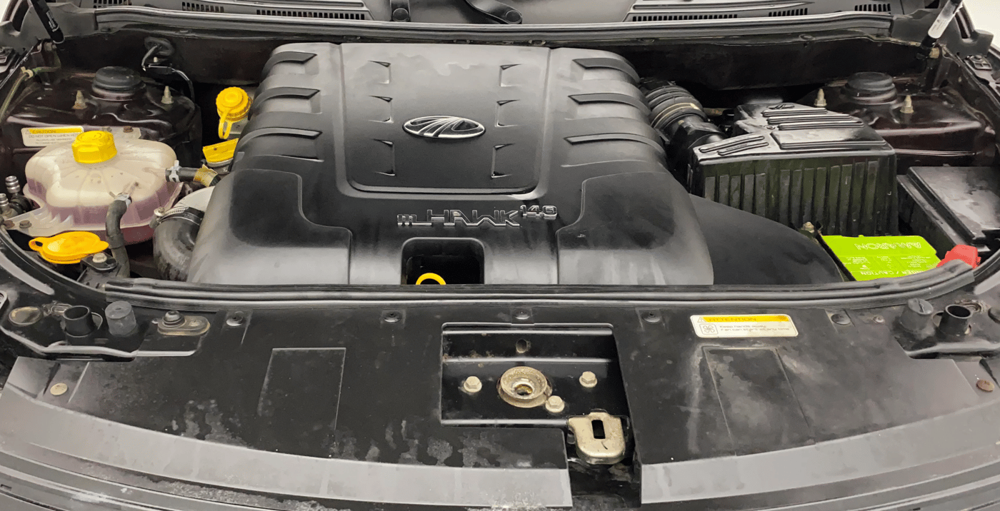 2017 Mahindra XUV500 W10 AT, Diesel, Automatic, 24,661 km, Engine View