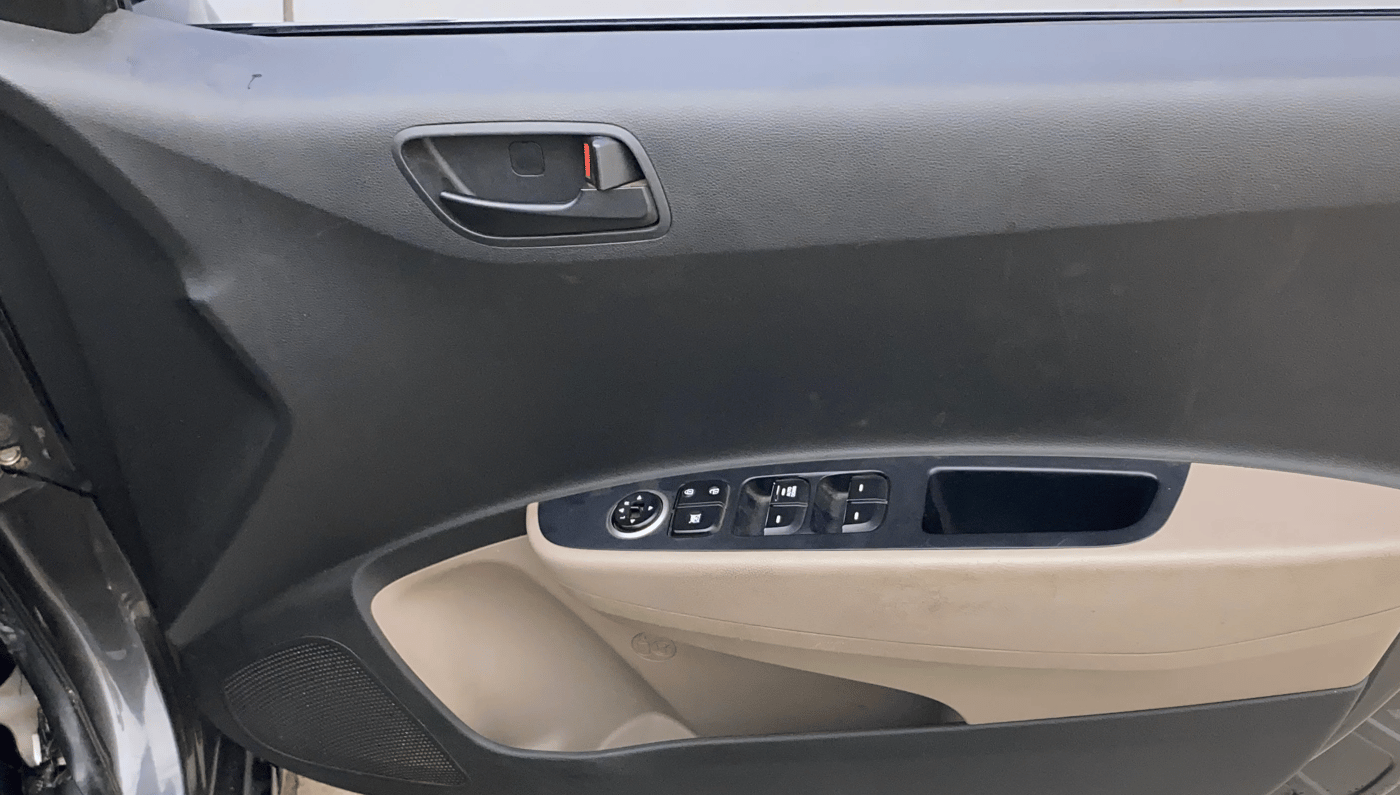 2020 Hyundai Grand i10 MAGNA 1.2 KAPPA VTVT, Petrol, Manual, 73,382 km, Driver Side Door Panels Control
