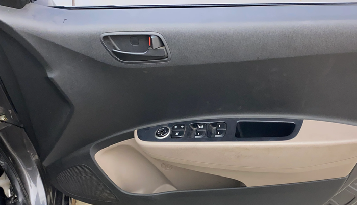 2020 Hyundai Grand i10 MAGNA 1.2 KAPPA VTVT, Petrol, Manual, 73,319 km, Driver Side Door Panels Control