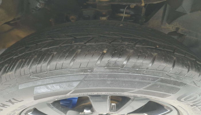 2020 Ford Endeavour TITANIUM PLUS 2.0 4X2 AT SUNROOF, Diesel, Automatic, 98,458 km, Right Front Tyre Tread