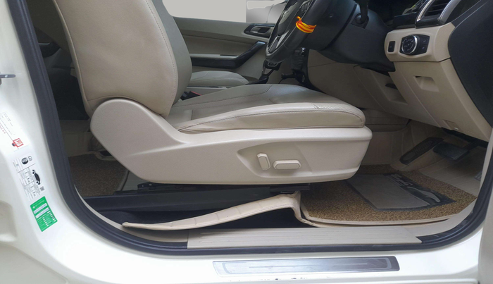 2020 Ford Endeavour TITANIUM PLUS 2.0 4X2 AT SUNROOF, Diesel, Automatic, 98,458 km, Driver Side Adjustment Panel