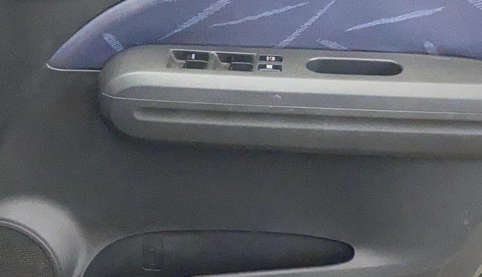 2012 Maruti Ritz VXI, Petrol, Manual, 56,899 km, Driver Side Door Panels Control