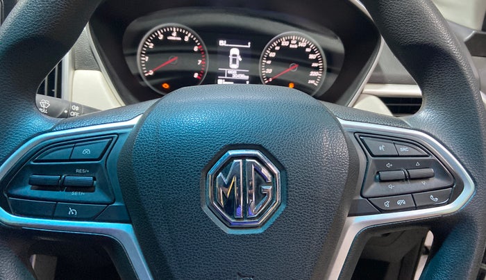 2021 MG HECTOR PLUS SUPER 1.5 PETROL TURBO HYBRID MT 7-STR, Petrol, Manual, 30,423 km, Adaptive Cruise Control