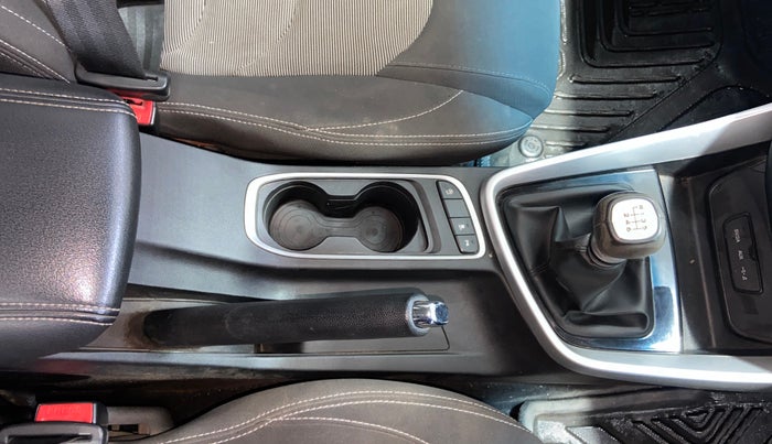 2021 MG HECTOR PLUS SUPER 1.5 PETROL TURBO HYBRID MT 7-STR, Petrol, Manual, 30,423 km, Gear Lever