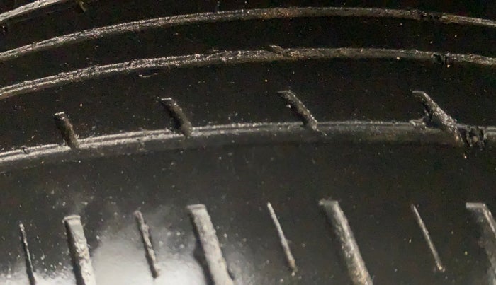 2019 Renault Kwid RXT 1.0 (O), Petrol, Manual, 91,969 km, Left Rear Tyre Tread
