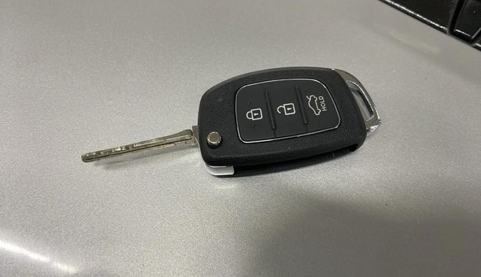 2015 Hyundai Xcent S 1.2, Petrol, Manual, 66,661 km, Key Close Up
