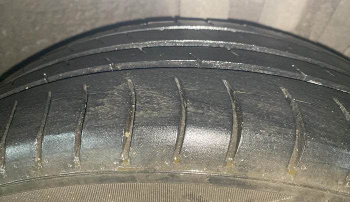 2015 Hyundai Xcent S 1.2, Petrol, Manual, 66,661 km, Left Rear Tyre Tread
