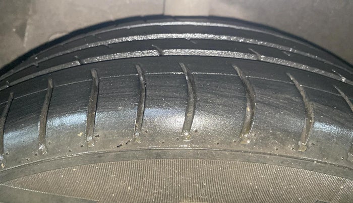 2015 Hyundai Xcent S 1.2, Petrol, Manual, 66,661 km, Right Rear Tyre Tread