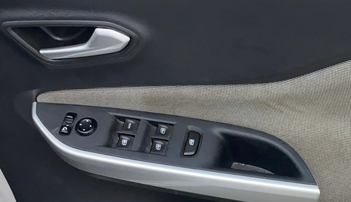2021 Nissan MAGNITE XV EXECUTIVE TURBO, Petrol, Manual, 48,357 km, Driver Side Door Panels Control
