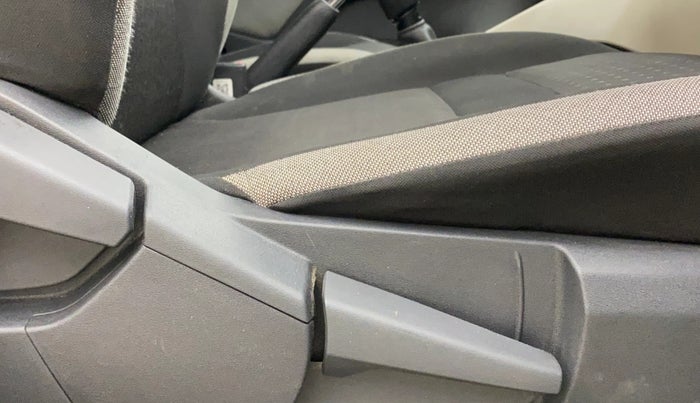 2021 Nissan MAGNITE XV EXECUTIVE TURBO, Petrol, Manual, 48,357 km, Driver Side Adjustment Panel