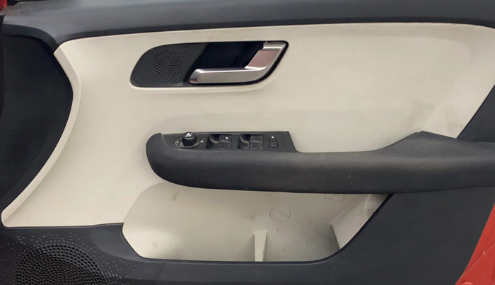 2021 Tata ALTROZ XZ PLUS PETROL, Petrol, Manual, 31,358 km, Driver Side Door Panels Control
