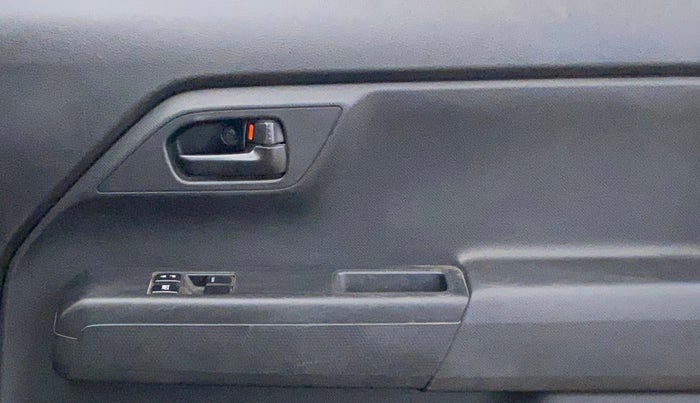2019 Maruti New Wagon-R LXI CNG (O) 1.0, CNG, Manual, 83,328 km, Driver Side Door Panels Control