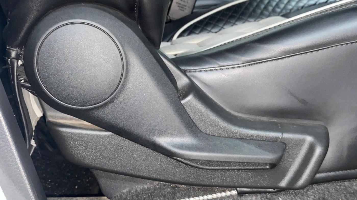 2022 Maruti IGNIS ZETA 1.2, Petrol, Manual, 53,617 km, Driver Side Adjustment Panel