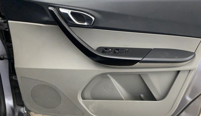 2019 Tata Tiago XZA PETROL, Petrol, Automatic, 40,422 km, Driver Side Door Panels Control