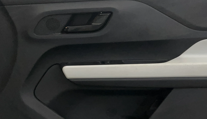 2022 Tata PUNCH PURE MT, Petrol, Manual, 26,237 km, Driver Side Door Panels Control