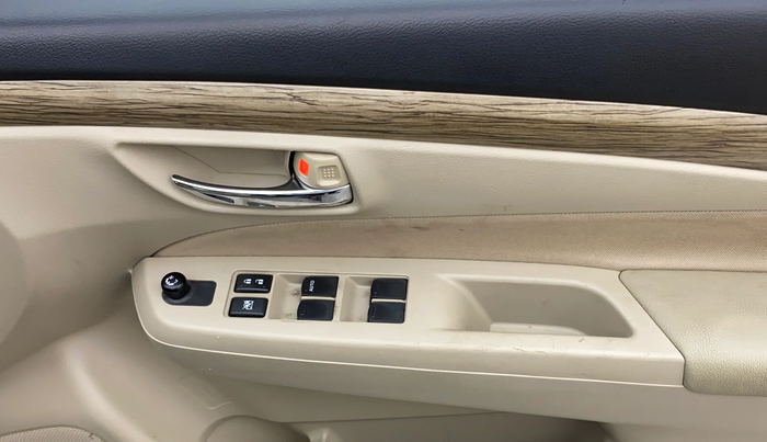 2022 Maruti Ciaz SIGMA 1.5 SHVS MT  PETROL, Petrol, Manual, 33,143 km, Driver Side Door Panels Control