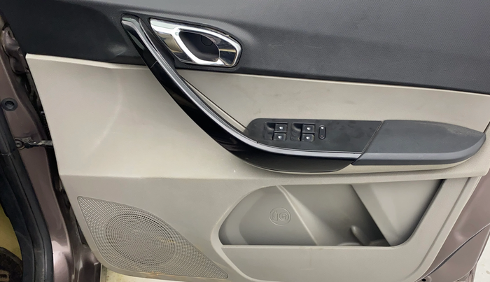 2017 Tata Tiago XZA PETROL, Petrol, Automatic, 90,800 km, Driver Side Door Panels Control