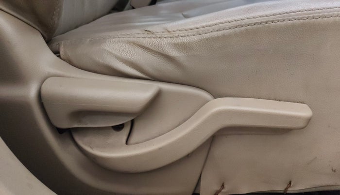 2013 Honda Amaze 1.5L I-DTEC S, Diesel, Manual, 83,596 km, Driver Side Adjustment Panel