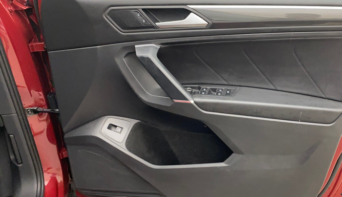 2020 Volkswagen TIGUAN ALL SPACE 2.0 TSI, Petrol, Automatic, 25,126 km, Driver Side Door Panels Control