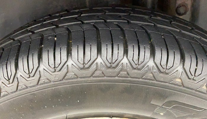 2012 Maruti Swift VXI D, Petrol, Manual, 39,308 km, Left Rear Tyre Tread