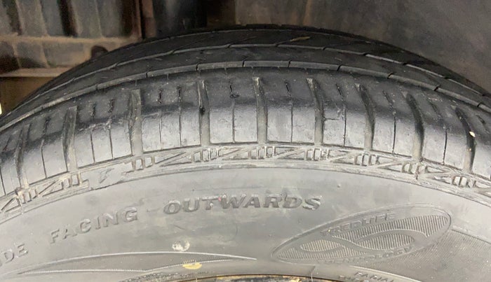 2012 Maruti Swift VXI D, Petrol, Manual, 39,308 km, Right Rear Tyre Tread