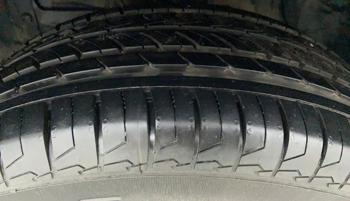 2016 Maruti Vitara Brezza VDI OPT, Diesel, Manual, 60,282 km, Left Front Tyre Tread