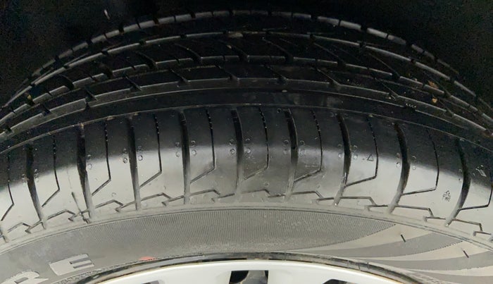 2016 Maruti Vitara Brezza VDI OPT, Diesel, Manual, 60,282 km, Right Rear Tyre Tread