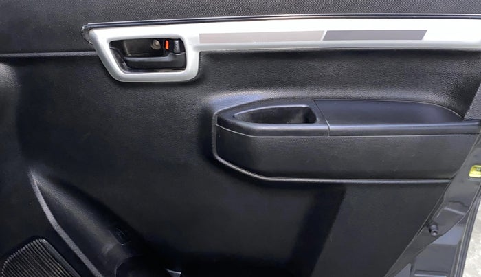 2022 Maruti S PRESSO VXI+, Petrol, Manual, 28,938 km, Driver Side Door Panels Control