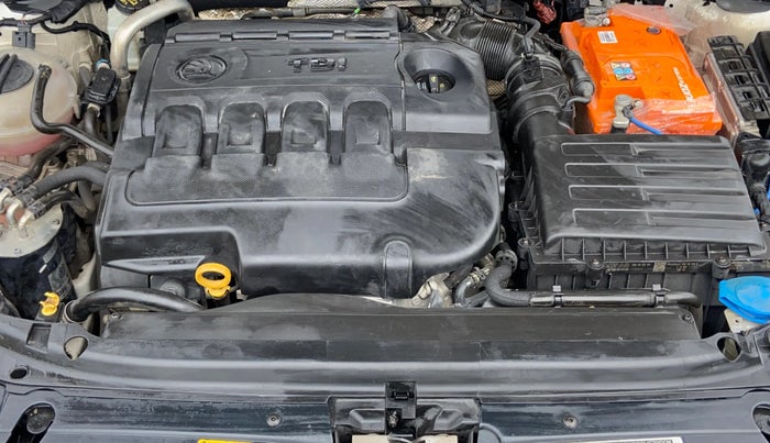 2017 Skoda Octavia 2.0 TDI CR AMBITION, Diesel, Manual, 1,21,381 km, Engine View