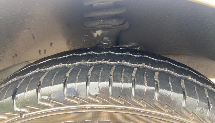 2023 Maruti Eeco 5 STR AC, Petrol, Manual, 26,319 km, Right Front Tyre Tread